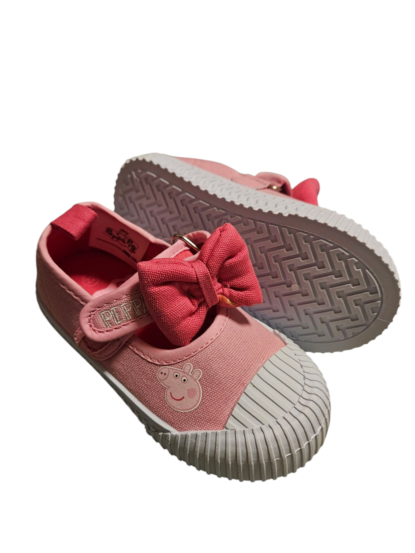 Suesse Peppa Pig Schuhe für mini Fans!