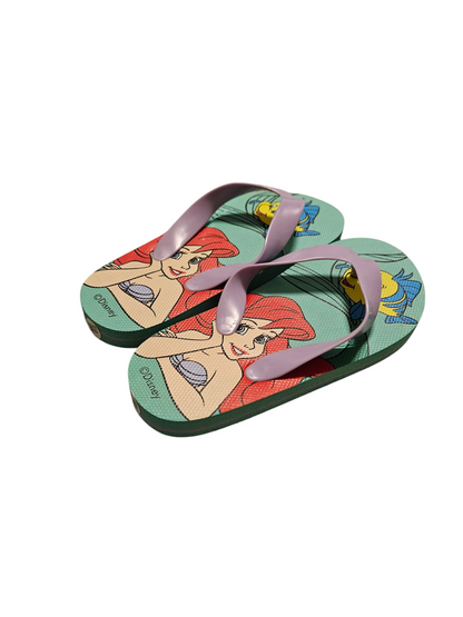 Süsse Badeschlappen mit Arielle Motiv