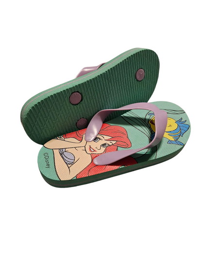 Süsse Badeschlappen mit Arielle Motiv